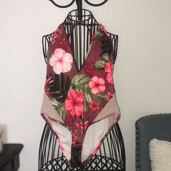 PINK - Picture 1 of 7